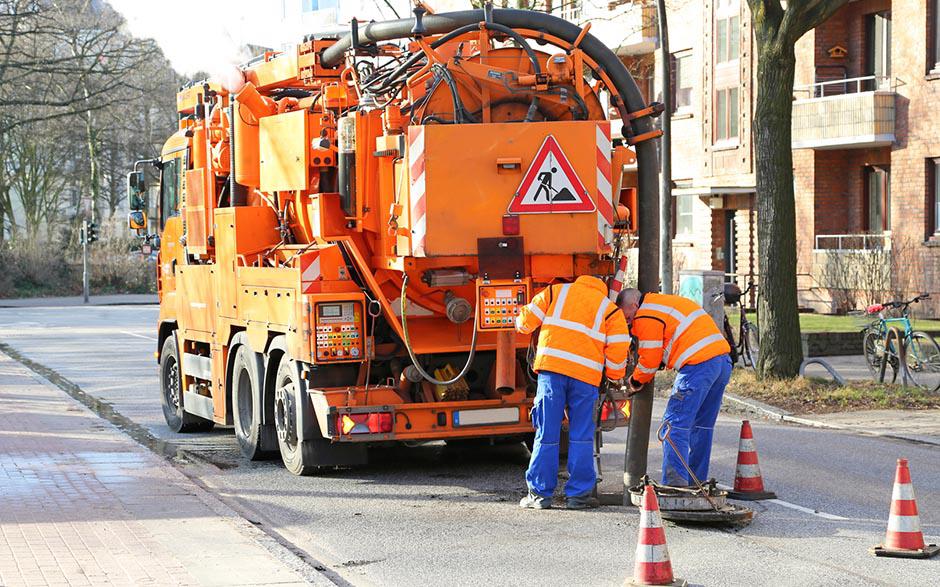 camion pompage assainissement Paris 12